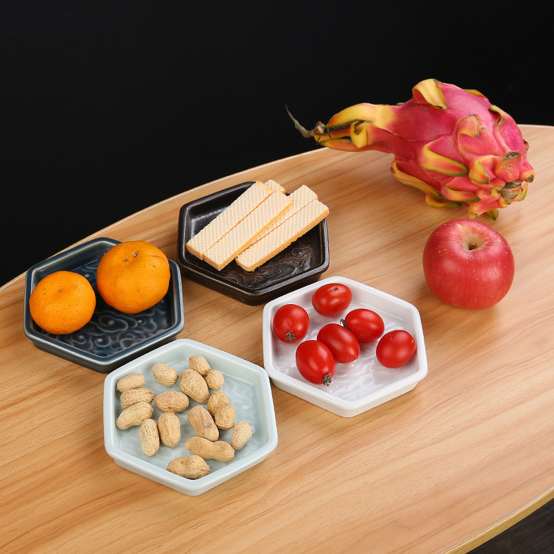 北欧陶瓷果盘瓜子盘干果盘客厅家用创意简约分格零食盘时尚小果盘